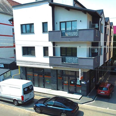 Astar Apartments - Executive Rădăuţi Exteriör bild