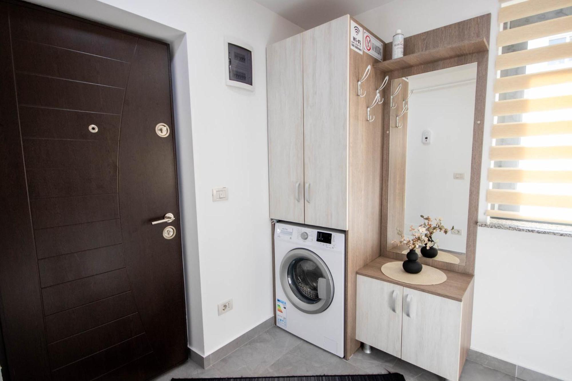 Astar Apartments - Executive Rădăuţi Exteriör bild
